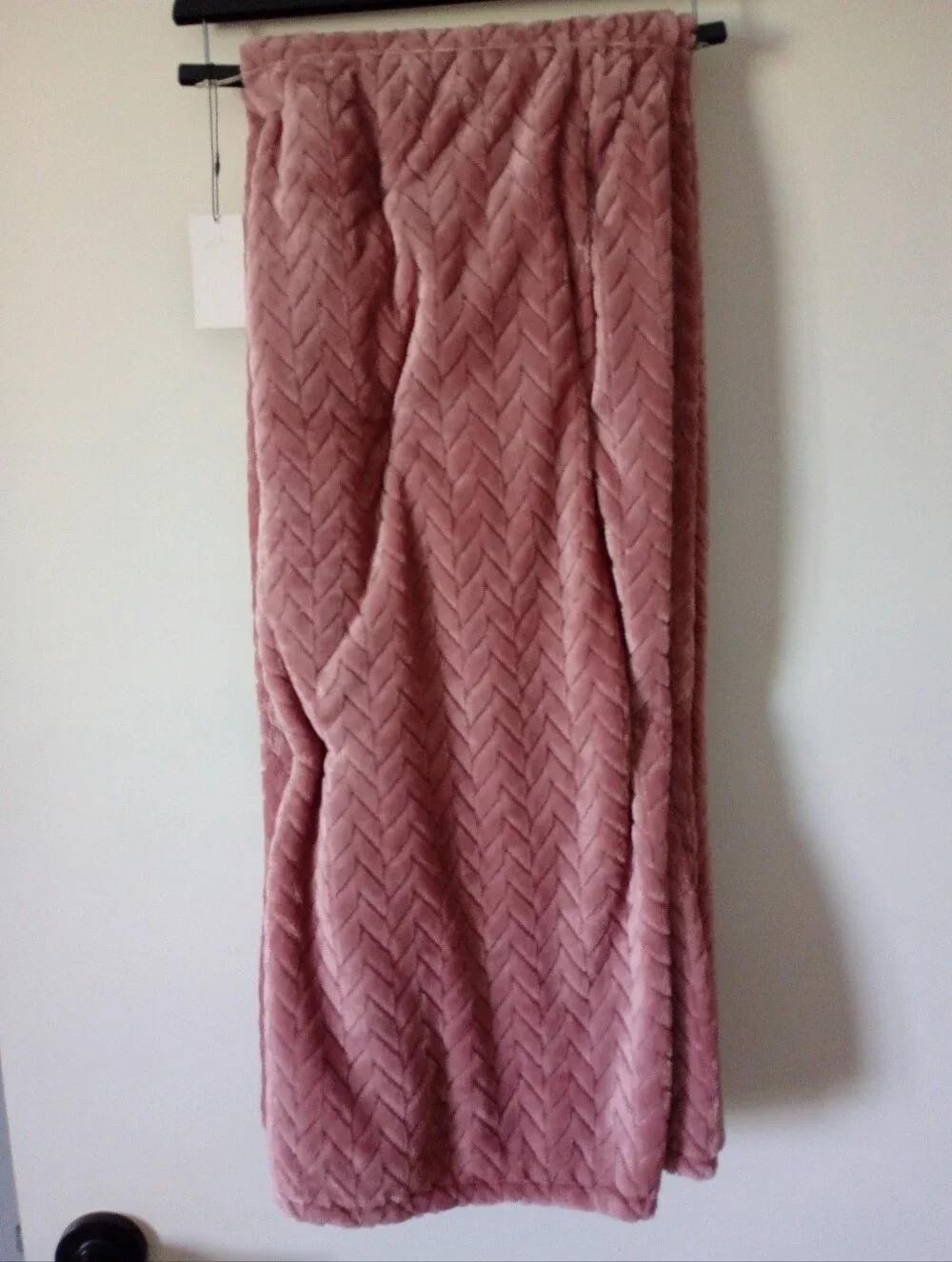 Rose Colored 50x60 Soft Throw Blanket NWT